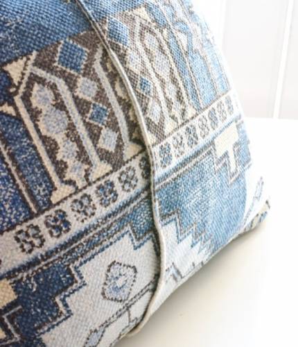 Мастер-класс: диванные подушки из ковриков по дизайну